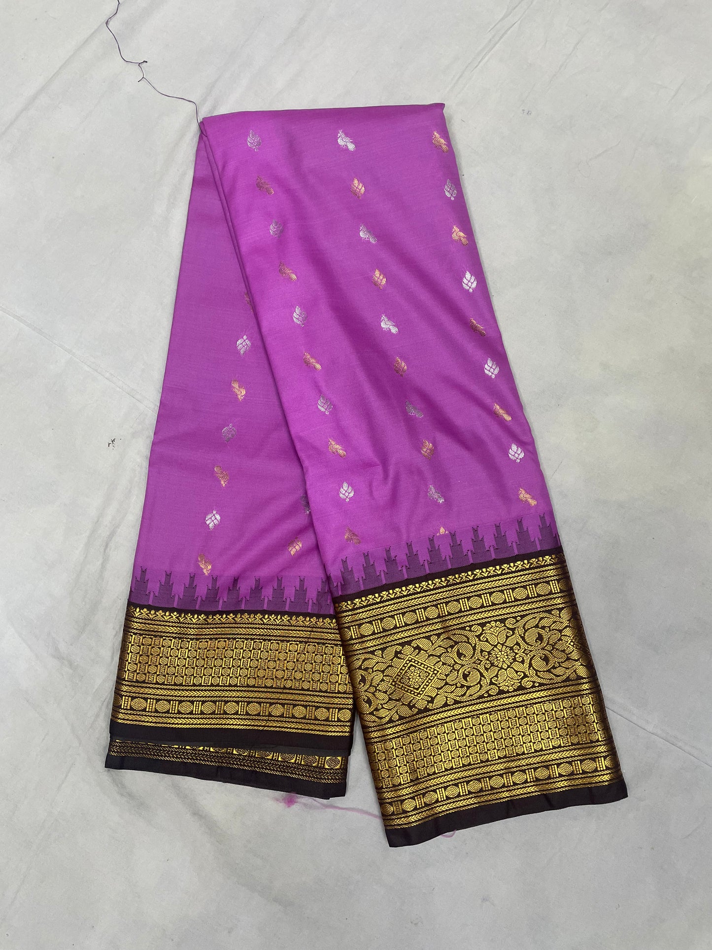 GS01 Semi Gadwal Pattu Saree
