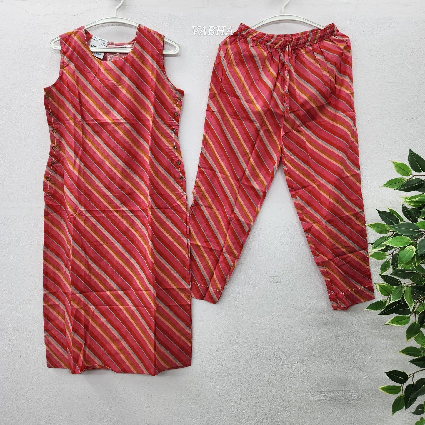 C29 Pink Round Neck Lehariya Style Sleeveless With Sleeves attached Cotton Co-Ord Set