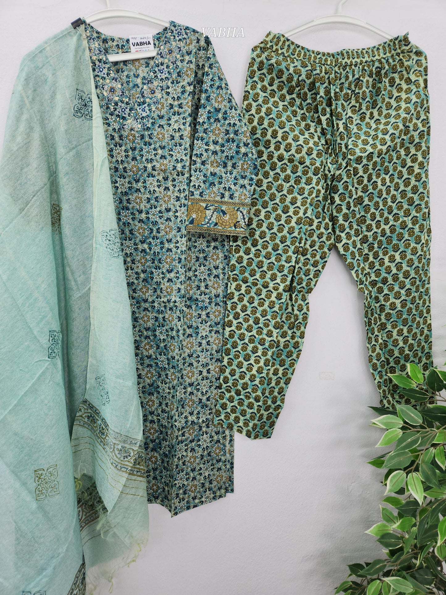 KPD160 Green Semi Cotton V Neck Floral Print Straight Cut Kurti Pant Duppatta