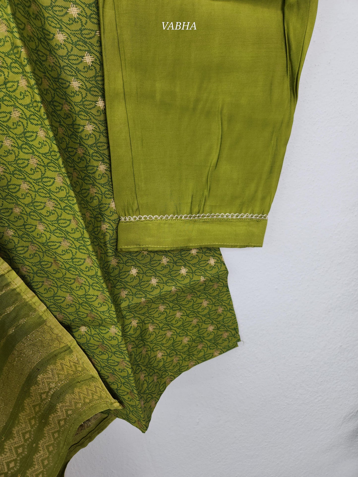 KPD166 Green Roman Silk Round Neck Thread Embroidery Printed Style Straight Cut Kurti Pant Duppatta