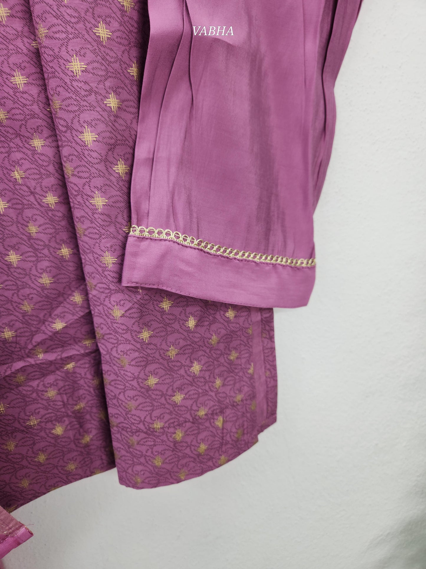 KPD168 Light Purple Roman Silk Round Neck Thread Embroidery Printed Style Straight Cut Kurti Pant Duppatta