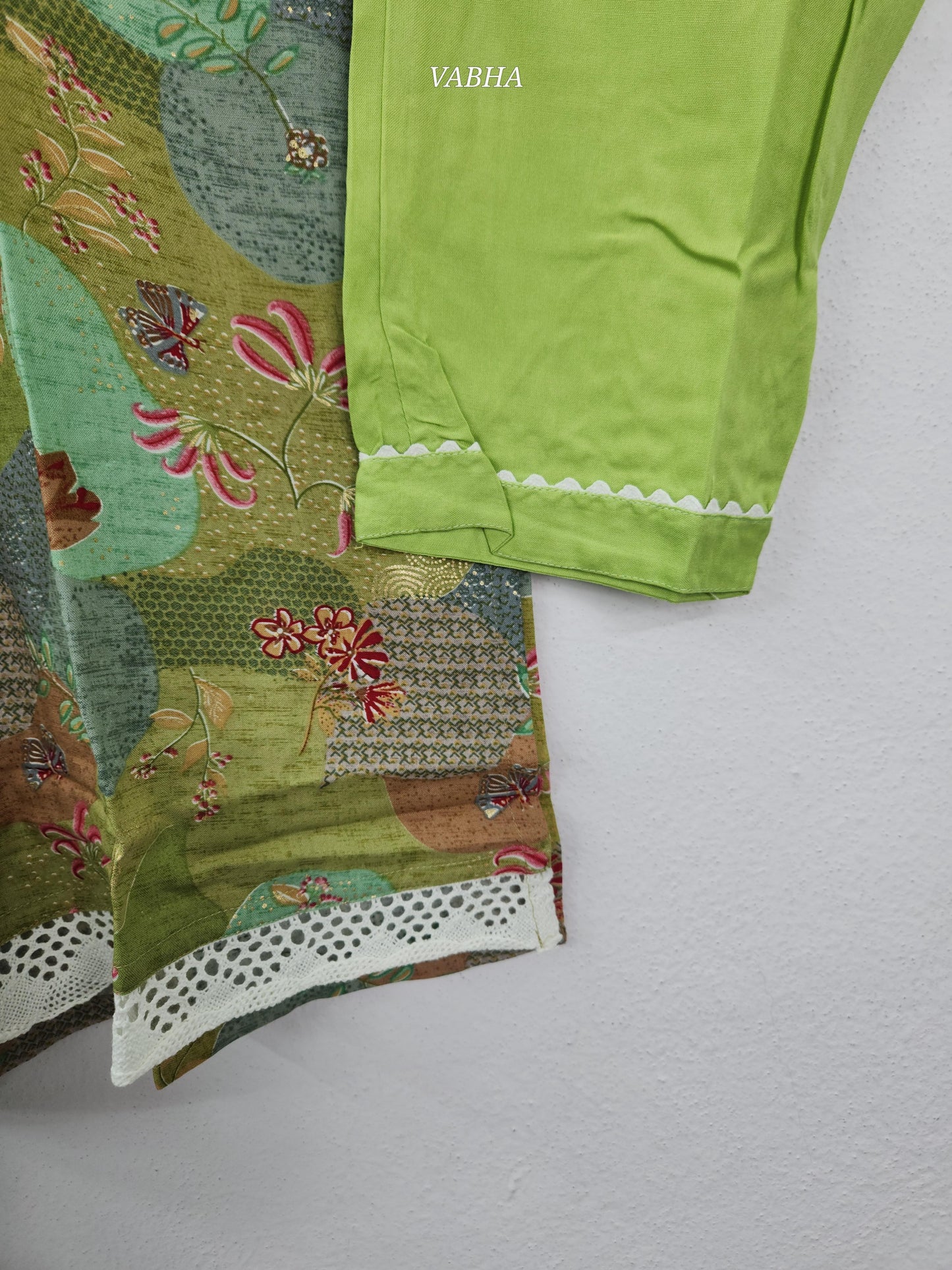 KPD211 Green Rayon Round Neck Floral Printed Thread Embroidery Straight Cut  Kurthi Pant Duppatta