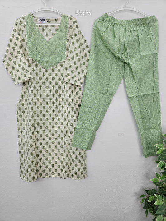 C60 Cream Pink Floral Print V Neck Straight Cut Kurthi Pant