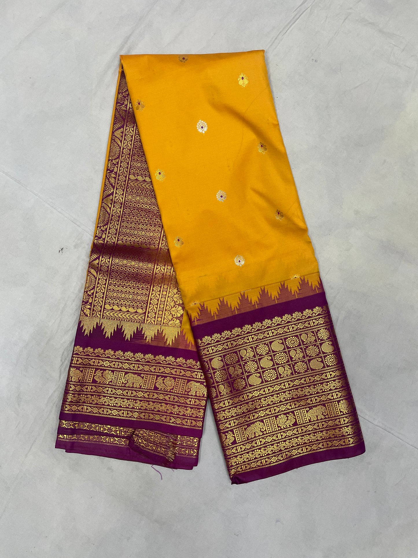 GS01 Semi Gadwal Pattu Saree