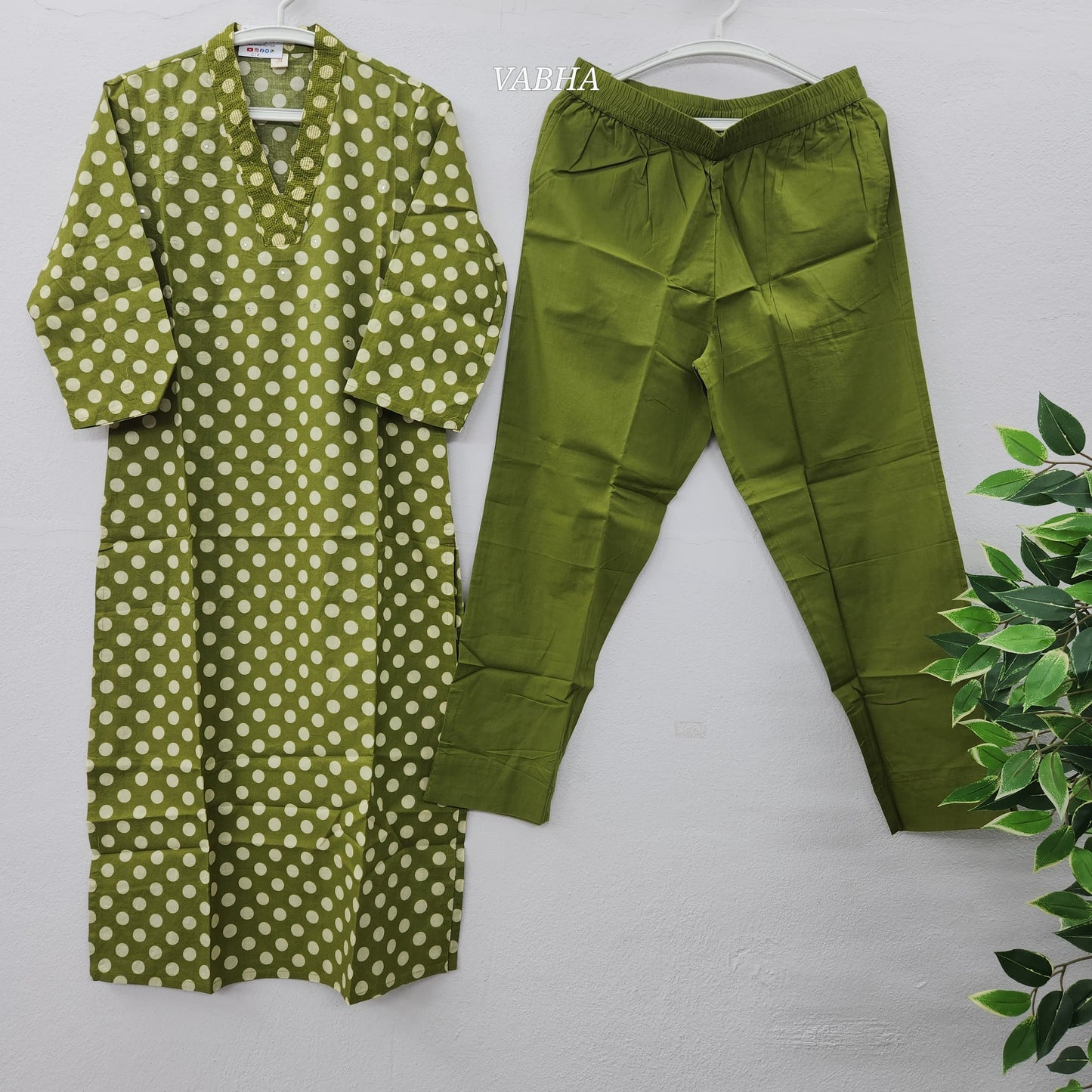C16 Green Polka V Collar Cotton Co-Ord Set
