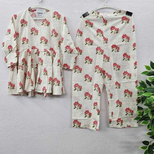 C26 Cream Red Floral Collared V Neck Cotton Short Co-Ord Set