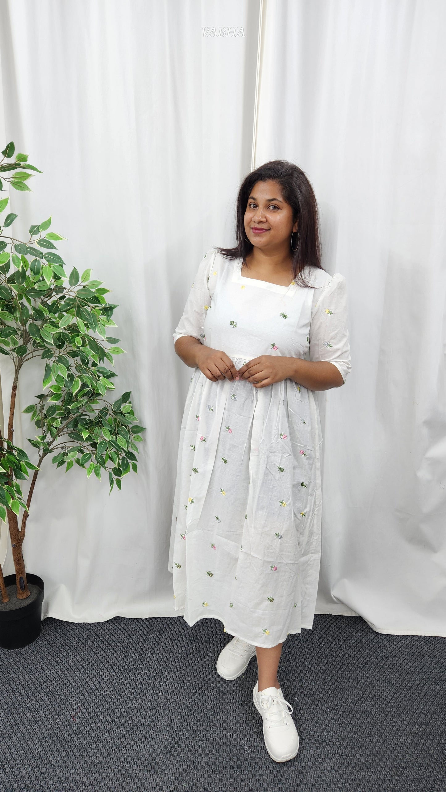 F42 White Square Neck Thread Embroidery Cotton Frock